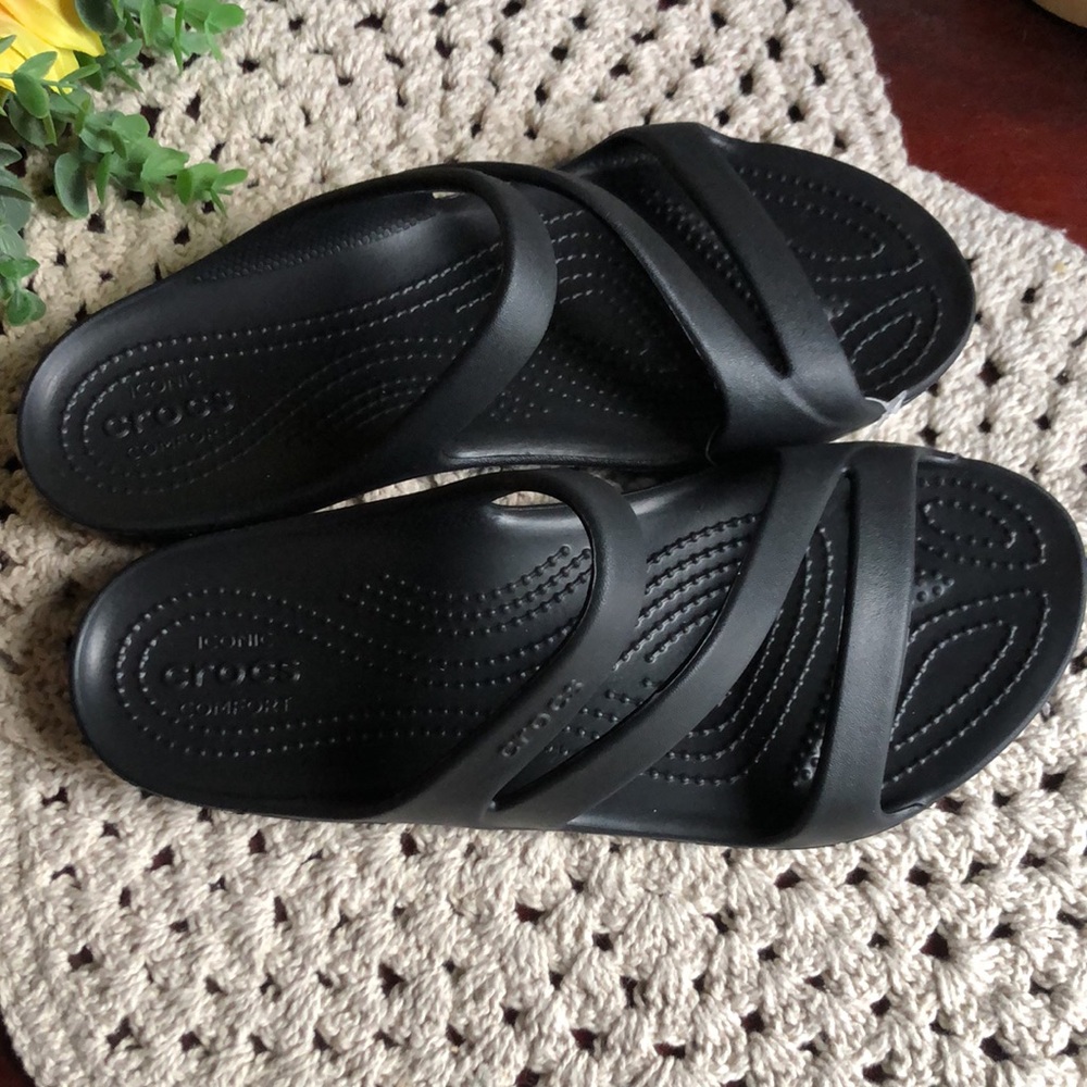CROCS Black Slip-On Kadee II Sandals. SIZE 8 - Picture 5 of 10